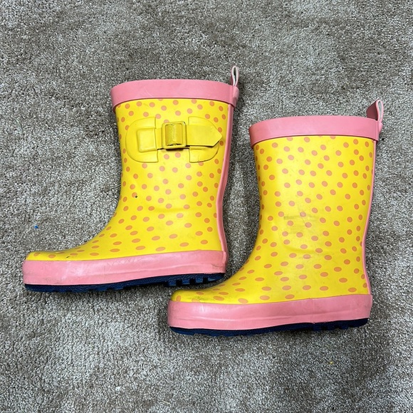 Target polka dot yellow/pink toddler rain boots size medium (7/8) - Picture 2 of 6